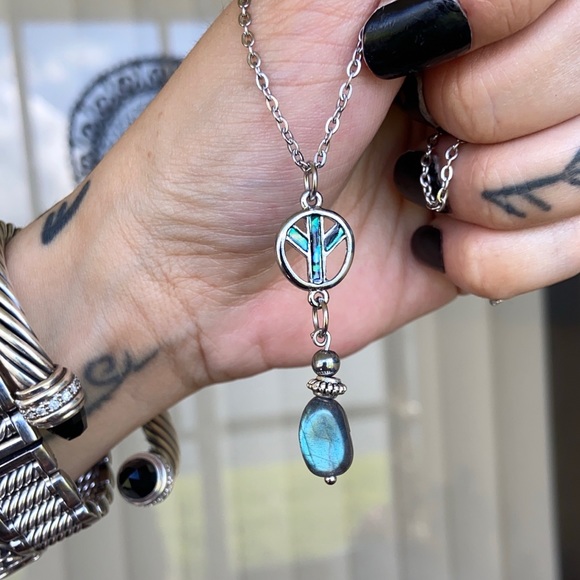 Peace sign Labradorite necklace . Abalone & labradorite gemstones . Steel chain - Picture 6 of 8